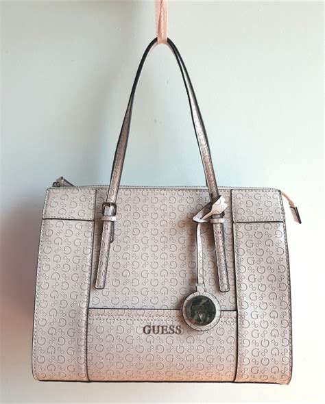 precio de una bolsa guess|bolsas de mujer precio.